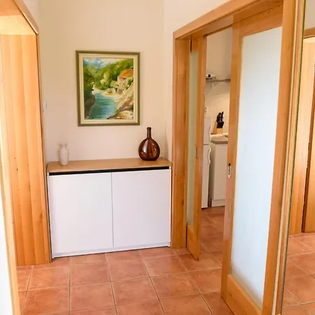 Alba - One Bedroom Apartment *